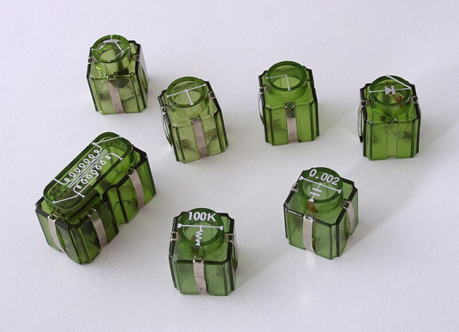 The denshi blocks in the EX range had full-length sprung contacts